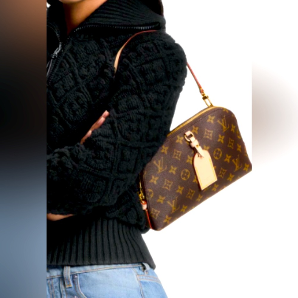 Absolutely stunning brand new Louis Vuitton Monogram Brown purse w/unique lining